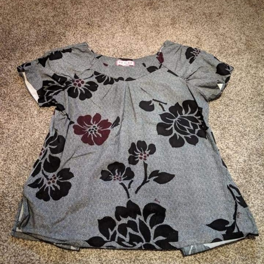 Scrub top